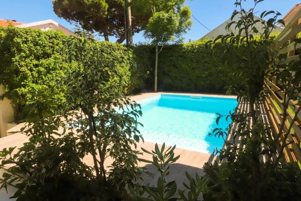 Cascais Getaway With A Shared Pool Apartment Bagian luar foto