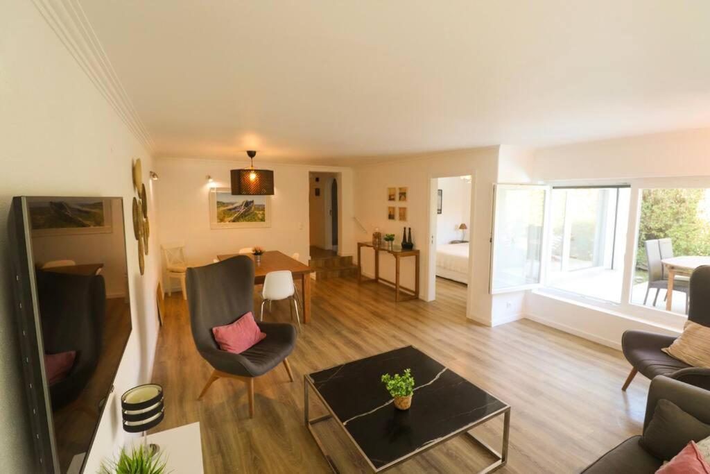 Cascais Getaway With A Shared Pool Apartment Bagian luar foto