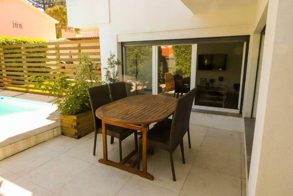 Cascais Getaway With A Shared Pool Apartment Bagian luar foto